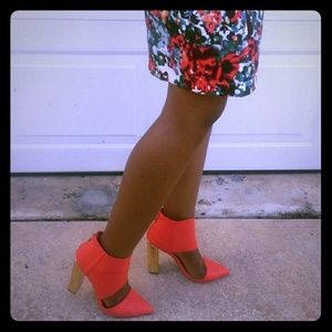 Orange Pumps